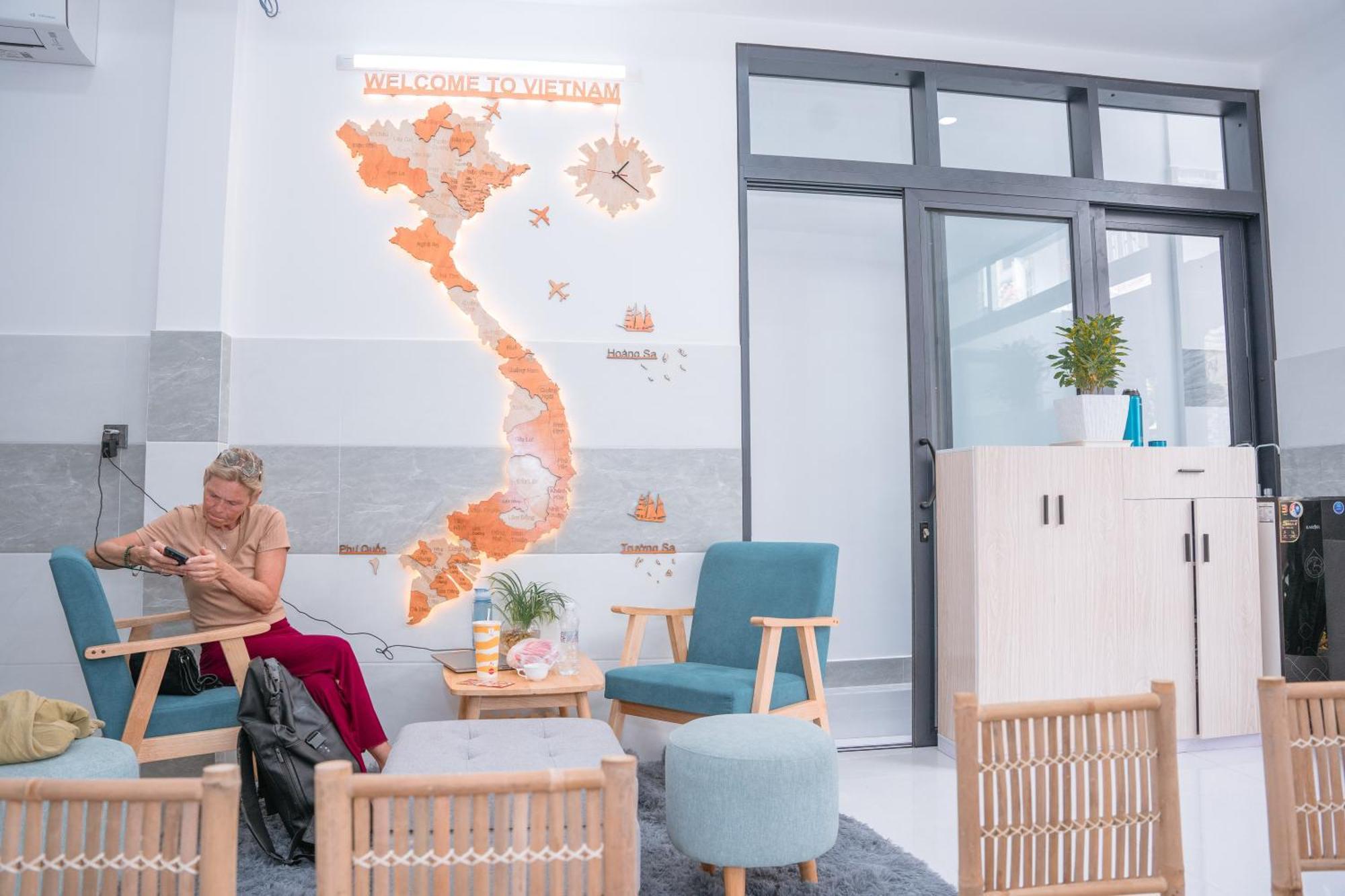 Aloha Saigon Premium Hostel By Local Travel Experts - Newly Opened, Less-Touristy Location, Spacious Rooms, Glass Shower Bathroom, Free Breakfast & Walking Tour Хошимин Экстерьер фото