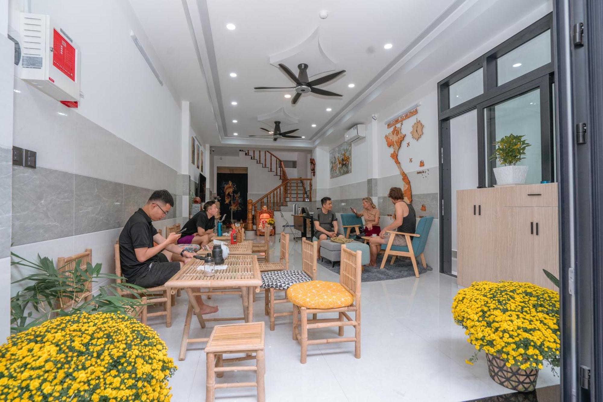 Aloha Saigon Premium Hostel By Local Travel Experts - Newly Opened, Less-Touristy Location, Spacious Rooms, Glass Shower Bathroom, Free Breakfast & Walking Tour Хошимин Экстерьер фото